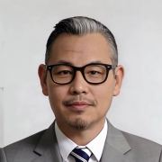 胡华成