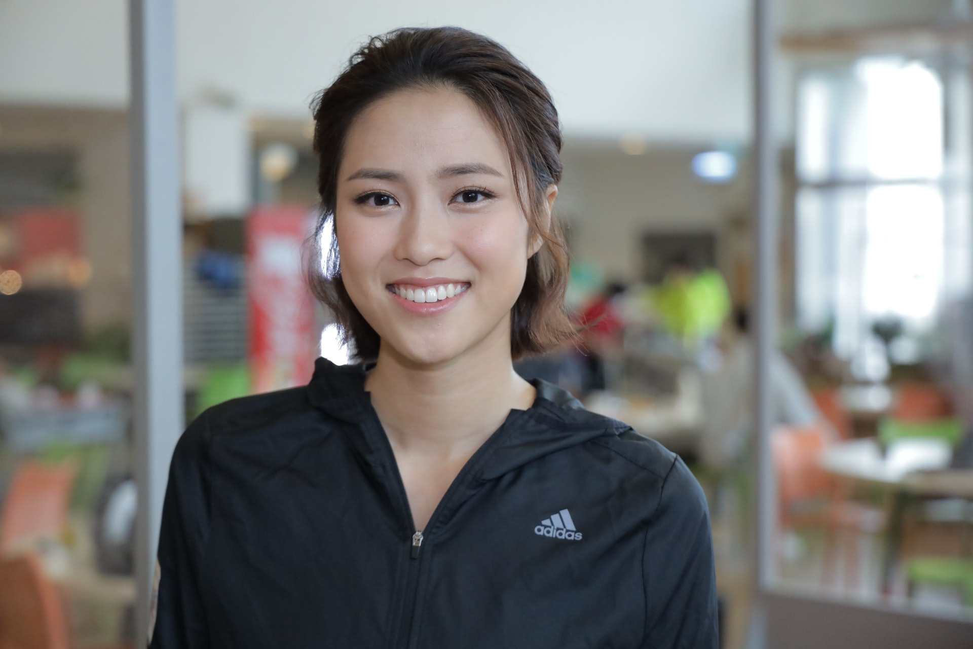 刘颖镟新剧被批演技生硬,直言没有看网友评论,同期