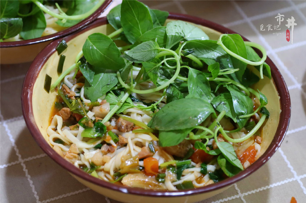 河南人中了荆芥的毒!一到夏天,是真的上瘾离不开了休闲区蓝鸢梦想 - Www.slyday.coM 河南人中了荆芥的毒!一到夏天,是真的上瘾离不开了休闲区蓝鸢梦想 - Www.slyday.coM