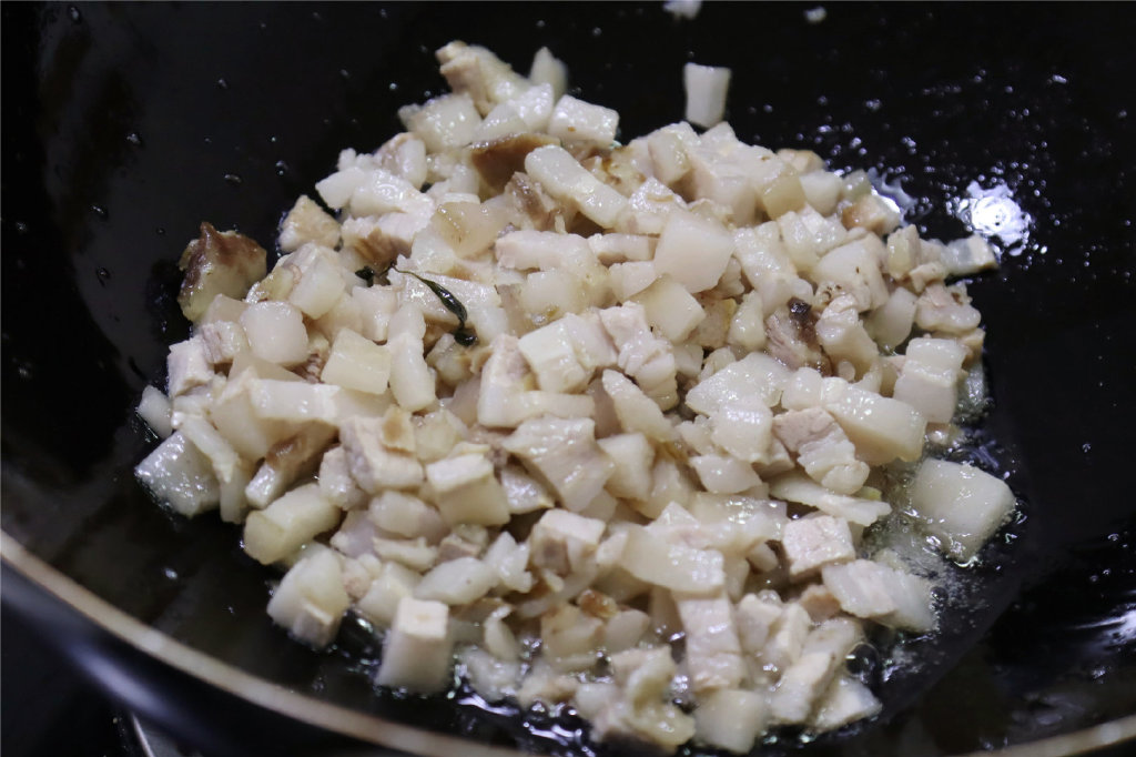 河南人中了荆芥的毒!一到夏天,是真的上瘾离不开了休闲区蓝鸢梦想 - Www.slyday.coM 河南人中了荆芥的毒!一到夏天,是真的上瘾离不开了休闲区蓝鸢梦想 - Www.slyday.coM