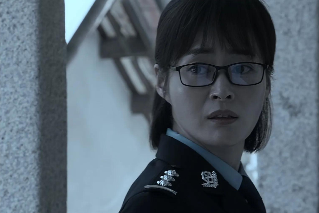 《庭外盲区》结局烂尾,观众表示看不懂,可惜3位实力女主__财经头条