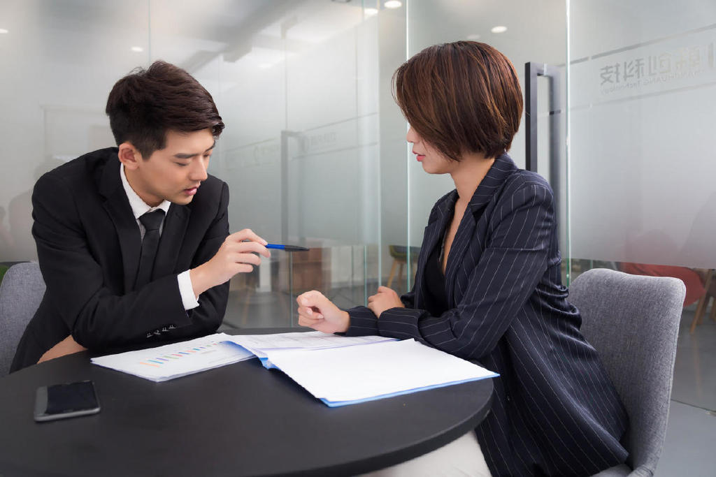 福州老板吃了上海员工的亏！职场真实：不要随意裁大城市的员工休闲区蓝鸢梦想 - Www.slyday.coM