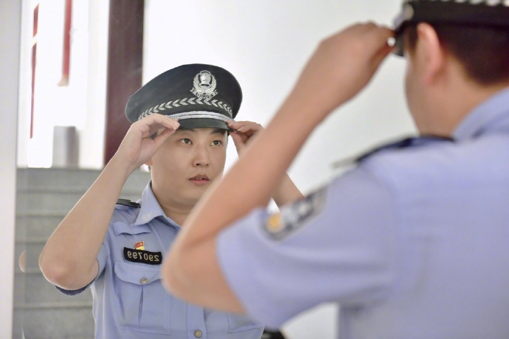 他们与祖国同庆,守护万家灯火休闲区蓝鸢梦想 - Www.slyday.coM 他们与祖国同庆,守护万家灯火休闲区蓝鸢梦想 - Www.slyday.coM