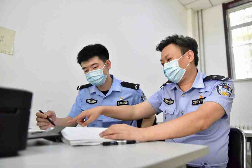 他们与祖国同庆,守护万家灯火休闲区蓝鸢梦想 - Www.slyday.coM 他们与祖国同庆,守护万家灯火休闲区蓝鸢梦想 - Www.slyday.coM