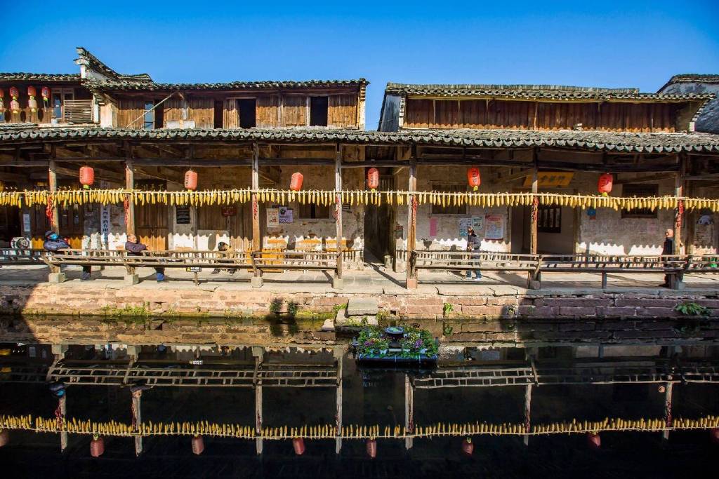 安徽唐模古镇,传承着众多民俗技艺,来一趟美食之旅,体验打米粿__财经