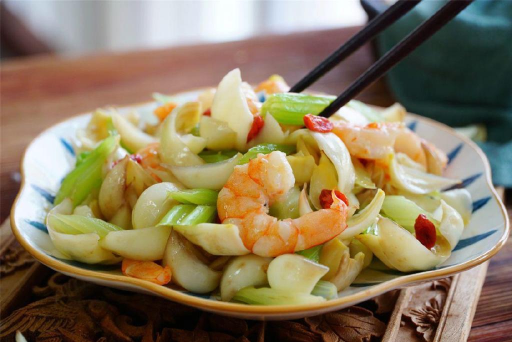 百合炒虾仁西芹