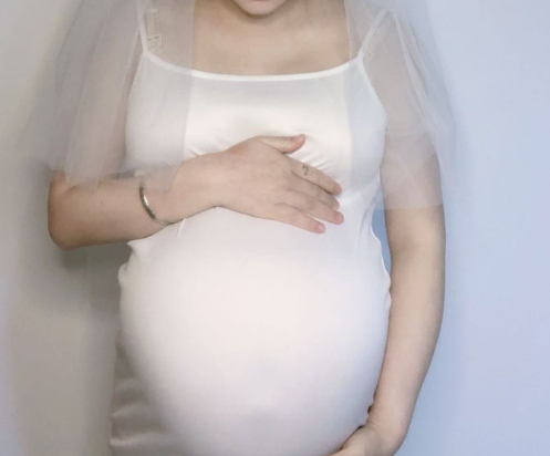 从怀孕初期的时候一直记录到怀孕晚期,几乎每隔两