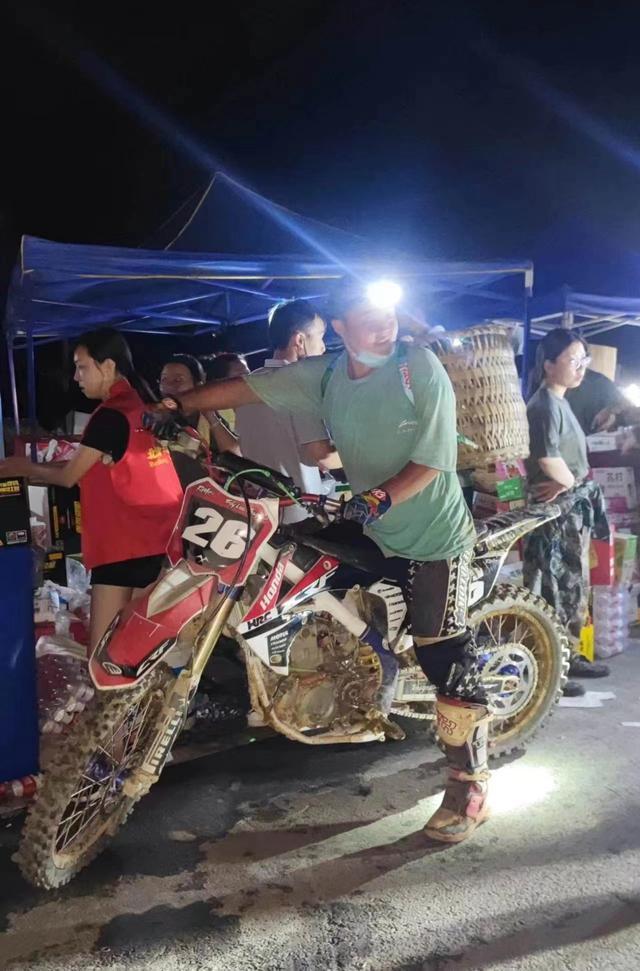 重庆烈火英雄“龙麻子”，身份揭晓让人泪目，昵称大有文章被热赞休闲区蓝鸢梦想 - Www.slyday.coM