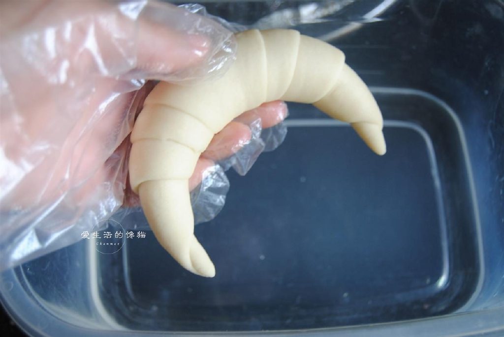 想吃牛角包不用买,在家就能做,香甜软乎,比买的好吃!休闲区蓝鸢梦想 - Www.slyday.coM 想吃牛角包不用买,在家就能做,香甜软乎,比买的好吃!休闲区蓝鸢梦想 - Www.slyday.coM