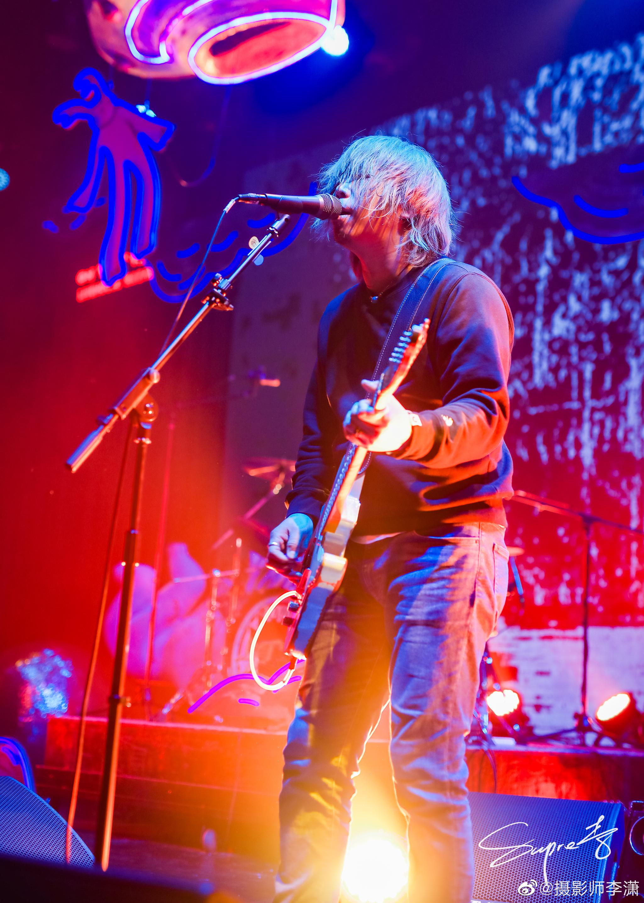 刺猬乐队2021巡演合肥站 ,现场太燥了 湿透了 .说几点感受…1