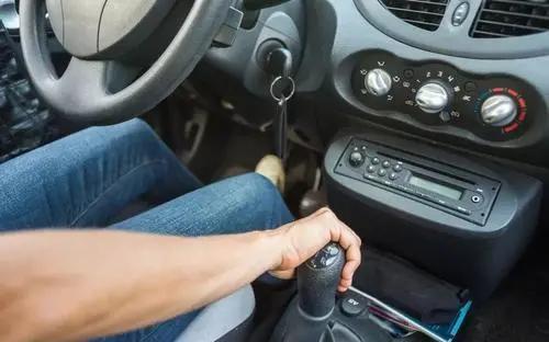 为何现在手动挡汽车越来越难卖？修车师傅：这四个原因，没人敢买休闲区蓝鸢梦想 - Www.slyday.coM