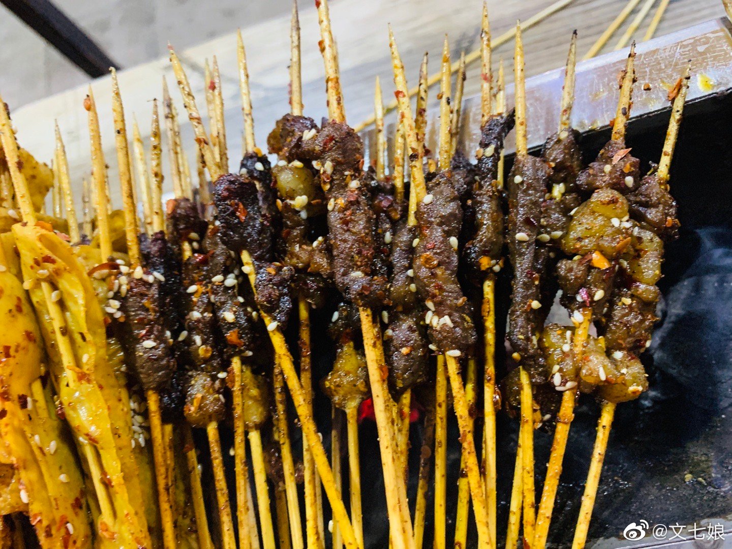 云南街上最常见的烧烤——昭通小肉串