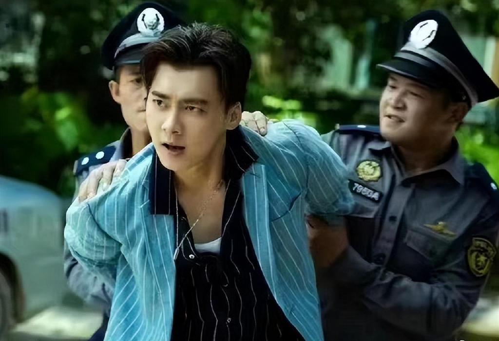李易峰多次嫖娼被抓，曾辟谣不实，现警方一锤定音，粉丝伤透了心休闲区蓝鸢梦想 - Www.slyday.coM