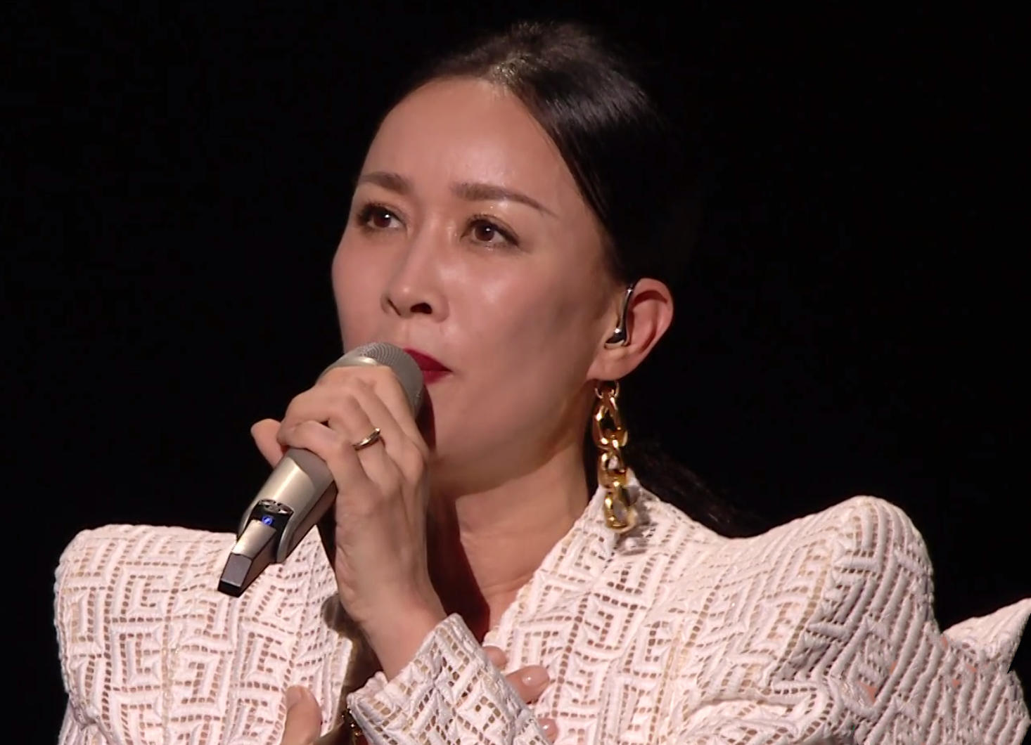 《浪姐2》成团夜火药味十足,吉克隽逸情商低,那英多次黑脸