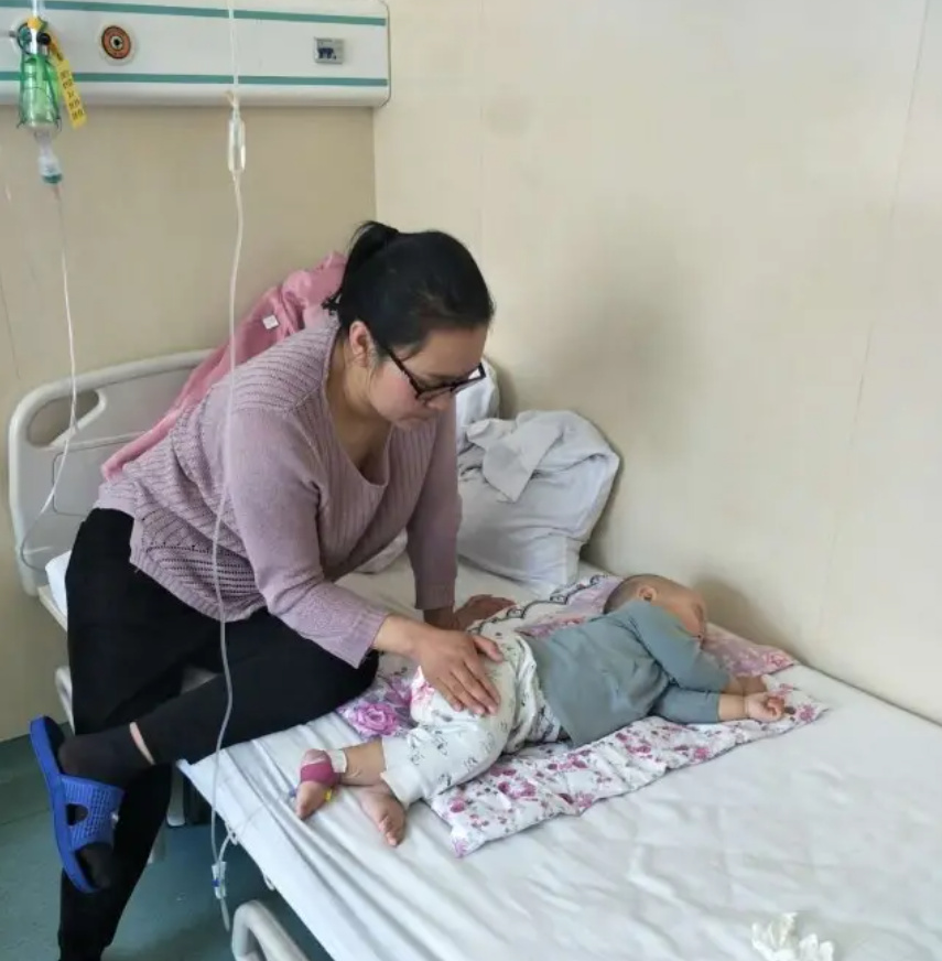 妈妈喂8个半月男孩一小碗清水泡面，半个小时后被送到医院抢救休闲区蓝鸢梦想 - Www.slyday.coM