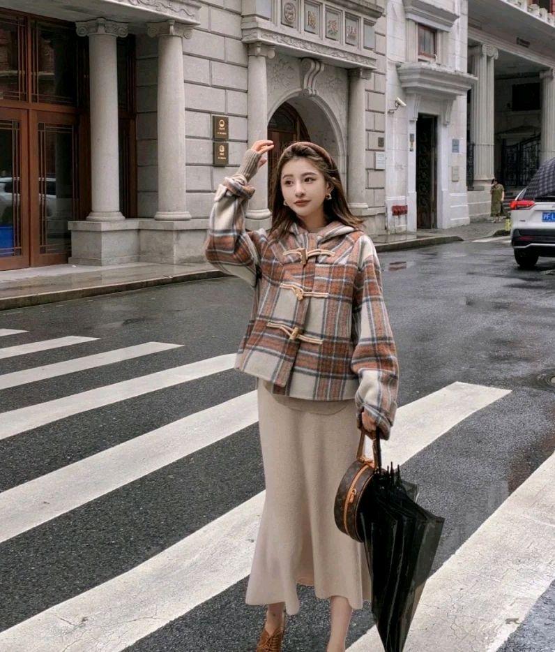 高级穿搭新思路，秋冬穿搭万能公式之一的格纹服装，你get了吗？