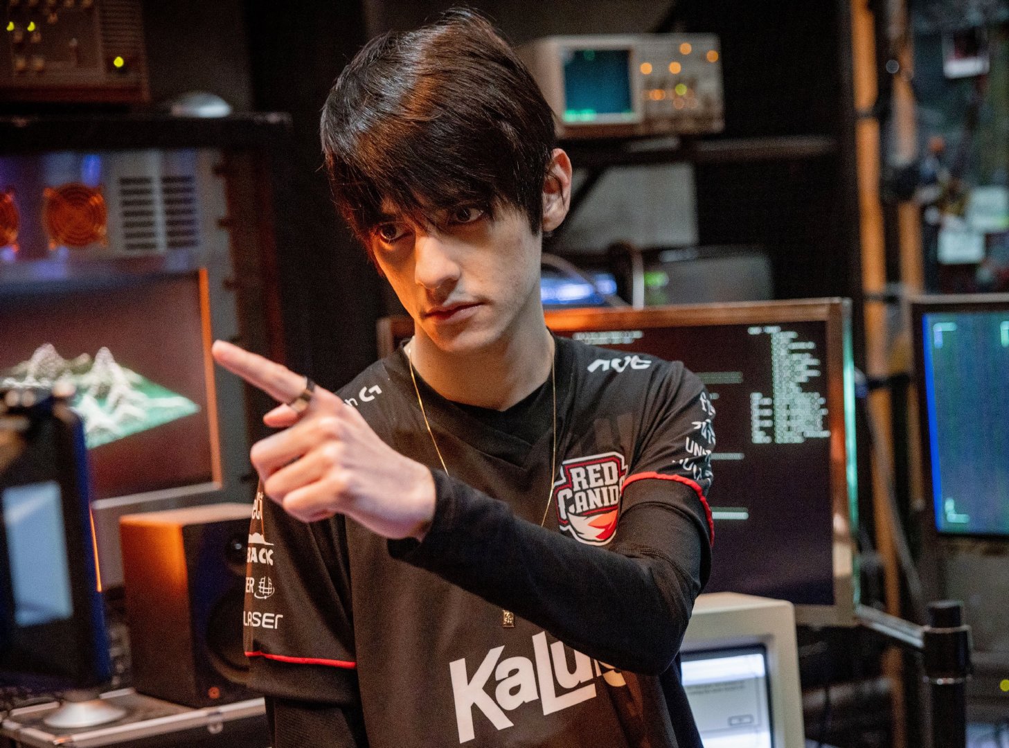 red打野aegis的一些照片 在赛场上继续努力