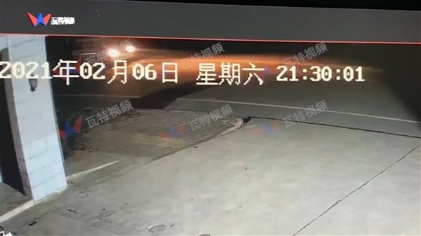货拉拉司机家属回应女孩跳车身亡:出事前1分钟监控首曝休闲区蓝鸢梦想 - Www.slyday.coM 货拉拉司机家属回应女孩跳车身亡:出事前1分钟监控首曝休闲区蓝鸢梦想 - Www.slyday.coM