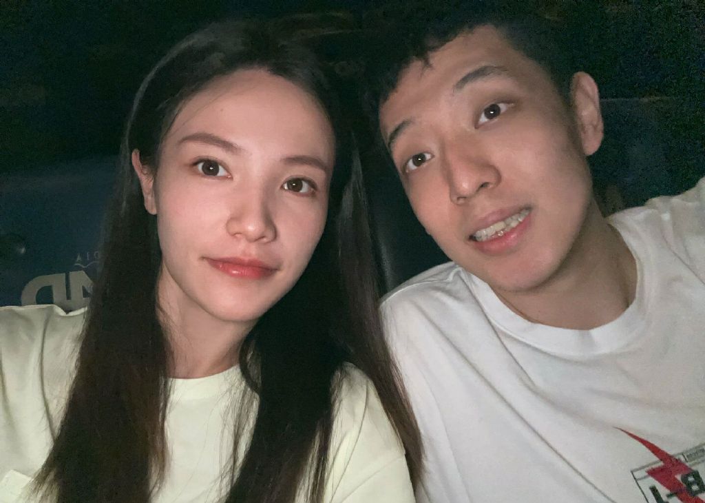"中国男篮大鸟"沈梓捷回到广州,与女友甜蜜相聚|沈梓捷|中国男篮|女友