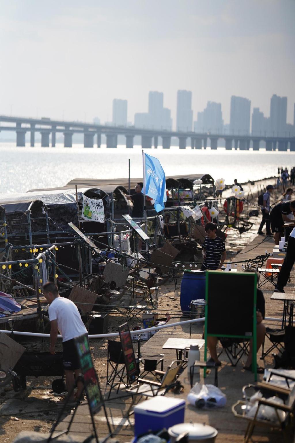 来厦门玩不要一个人去十里长堤,你可能会想谈恋爱也可能胖三斤休闲区蓝鸢梦想 - Www.slyday.coM 来厦门玩不要一个人去十里长堤,你可能会想谈恋爱也可能胖三斤休闲区蓝鸢梦想 - Www.slyday.coM