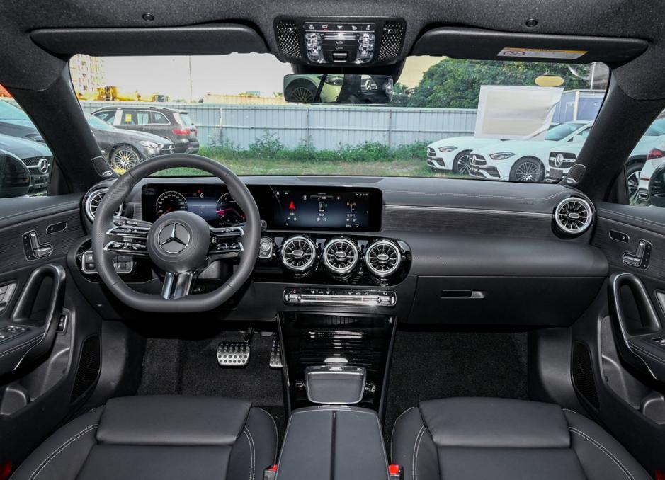 跟奔驰c进行竞争奔驰cla猎装版除了颜值还有什么优点