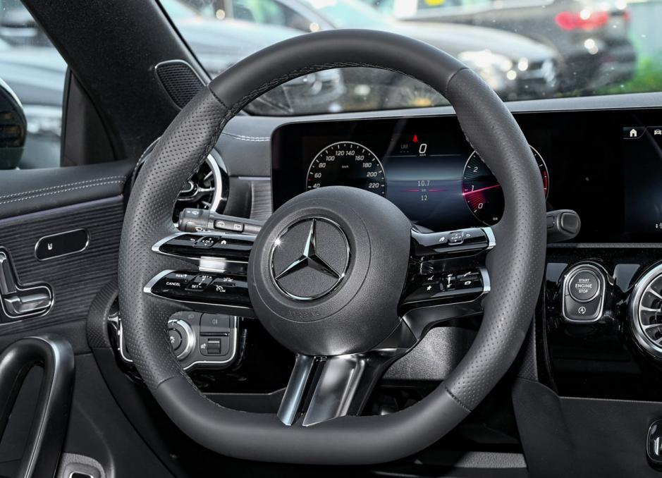 跟奔驰c进行竞争奔驰cla猎装版除了颜值还有什么优点