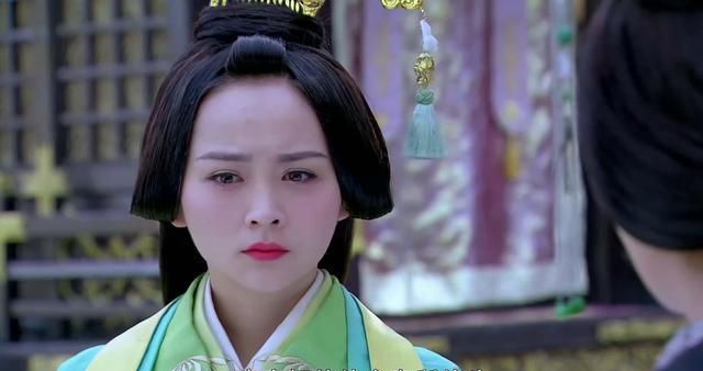 作为夫妻的两人在本剧中饰演的是一对兄妹,少年邓太后和将军寇兰芝