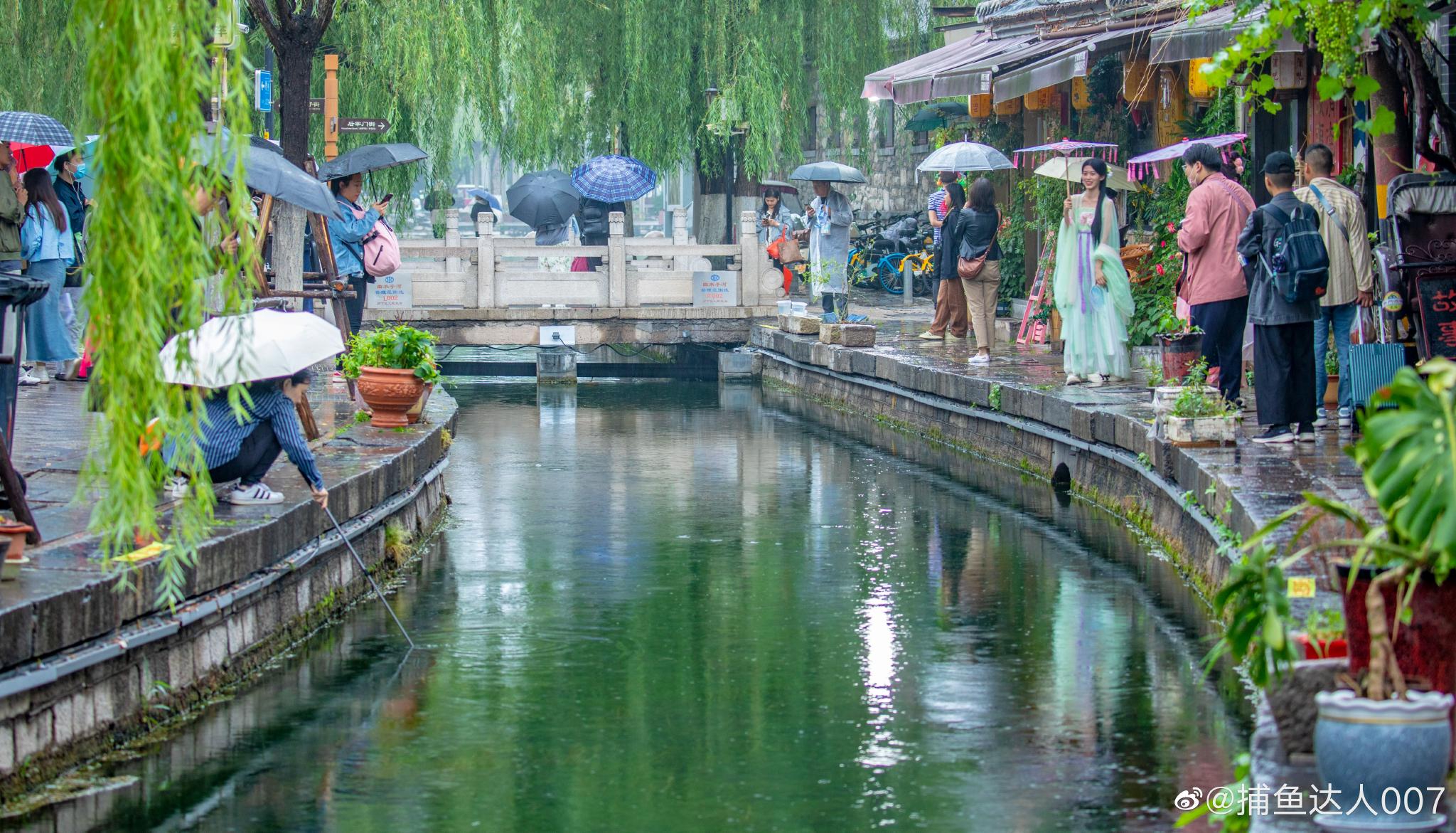 雨中曲水亭街_高清图集_新浪网