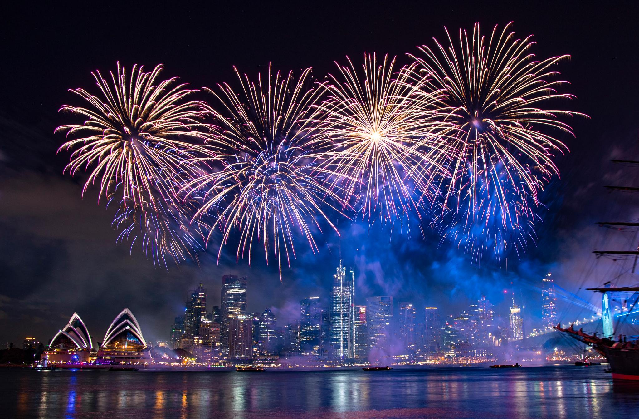 (国际)烟花迎新年|新华社|海港|大桥_新浪新闻