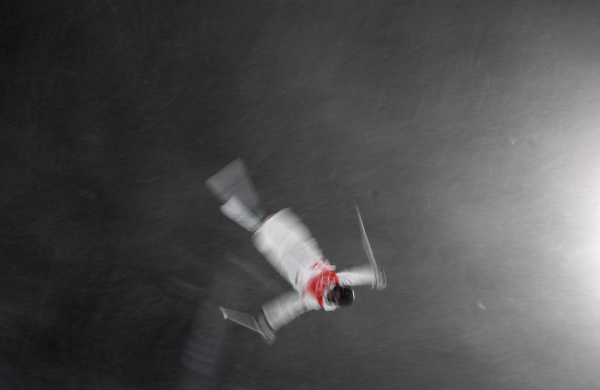 （北京冬奥会）自由式滑雪——雪上技巧在云顶开练休闲区蓝鸢梦想 - Www.slyday.coM