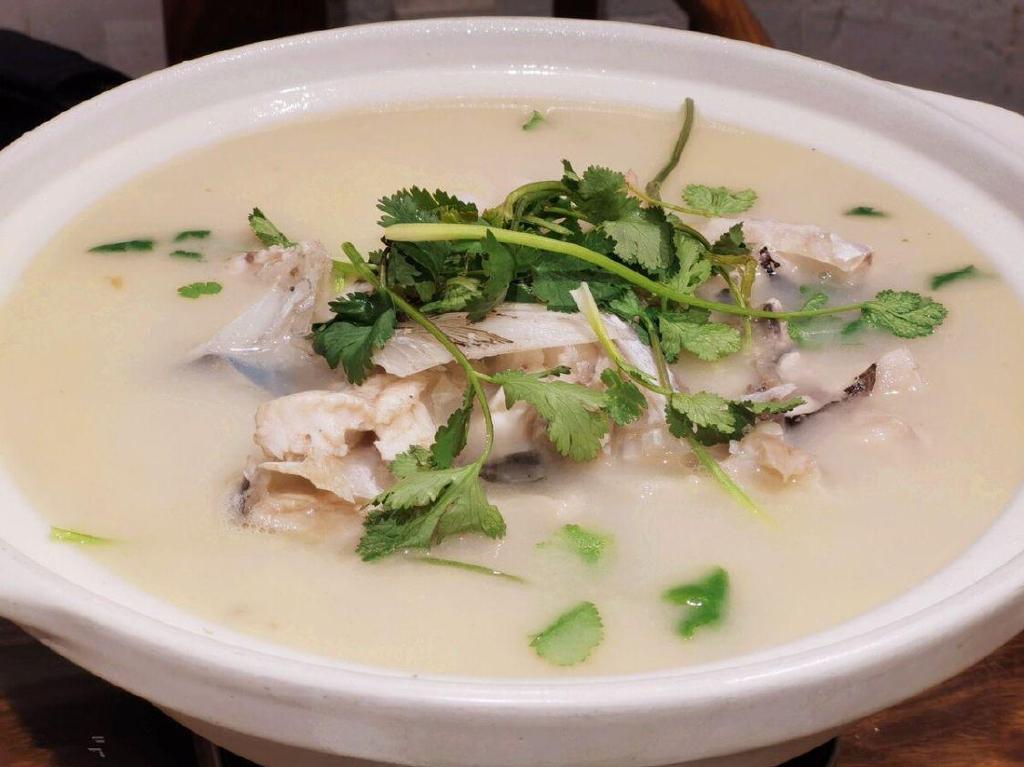 信阳素有"鱼米之乡"的美誉,物产丰富,各种食材兼备,人们又以米为主