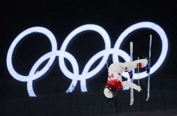 （北京冬奥会）自由式滑雪——雪上技巧在云顶开练休闲区蓝鸢梦想 - Www.slyday.coM