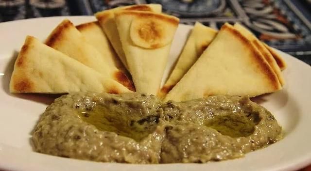 五,乔恩特这种传统的犹太豆类菜肴,在今天的以色列美食中占有重要地位