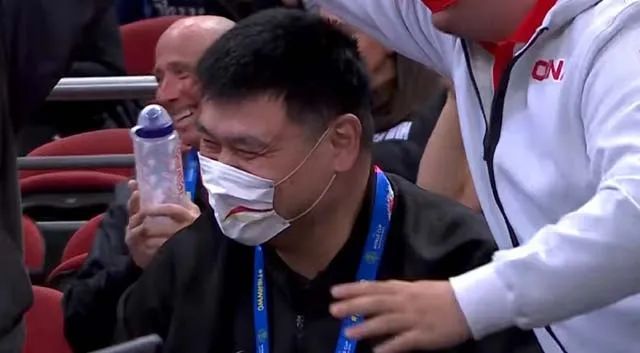 女篮进决赛,杜锋展现大格局给女篮送祝福,姚明笑得口罩都变形了休闲区蓝鸢梦想 - Www.slyday.coM 女篮进决赛,杜锋展现大格局给女篮送祝福,姚明笑得口罩都变形了休闲区蓝鸢梦想 - Www.slyday.coM