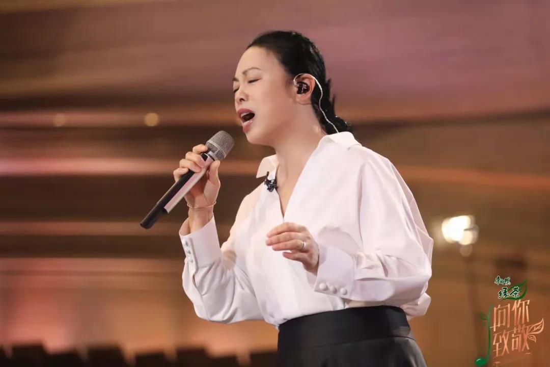 黄绮珊灯塔致敬家国守望者