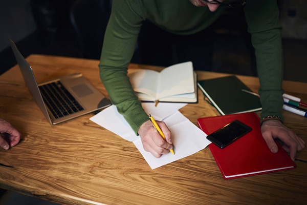 商汤科技IPO：三年半亏损240亿元 面临数