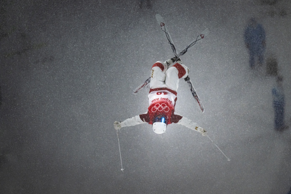 （北京冬奥会）自由式滑雪——雪上技巧在云顶开练休闲区蓝鸢梦想 - Www.slyday.coM