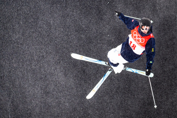 （北京冬奥会）自由式滑雪——雪上技巧在云顶开练休闲区蓝鸢梦想 - Www.slyday.coM