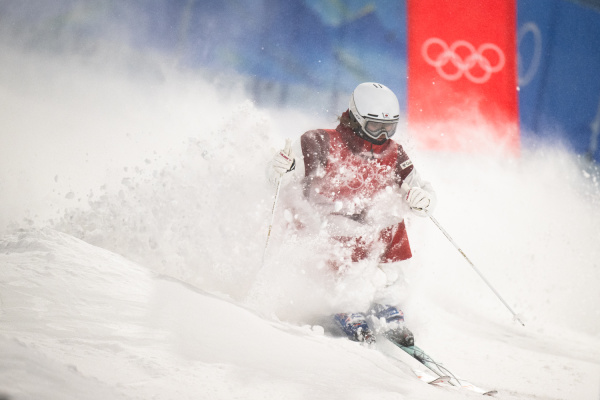 （北京冬奥会）自由式滑雪——雪上技巧在云顶开练休闲区蓝鸢梦想 - Www.slyday.coM