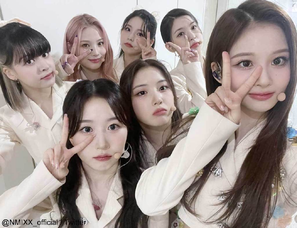 第一个要介绍的是jyp在2022年推出的新女团nmixx!