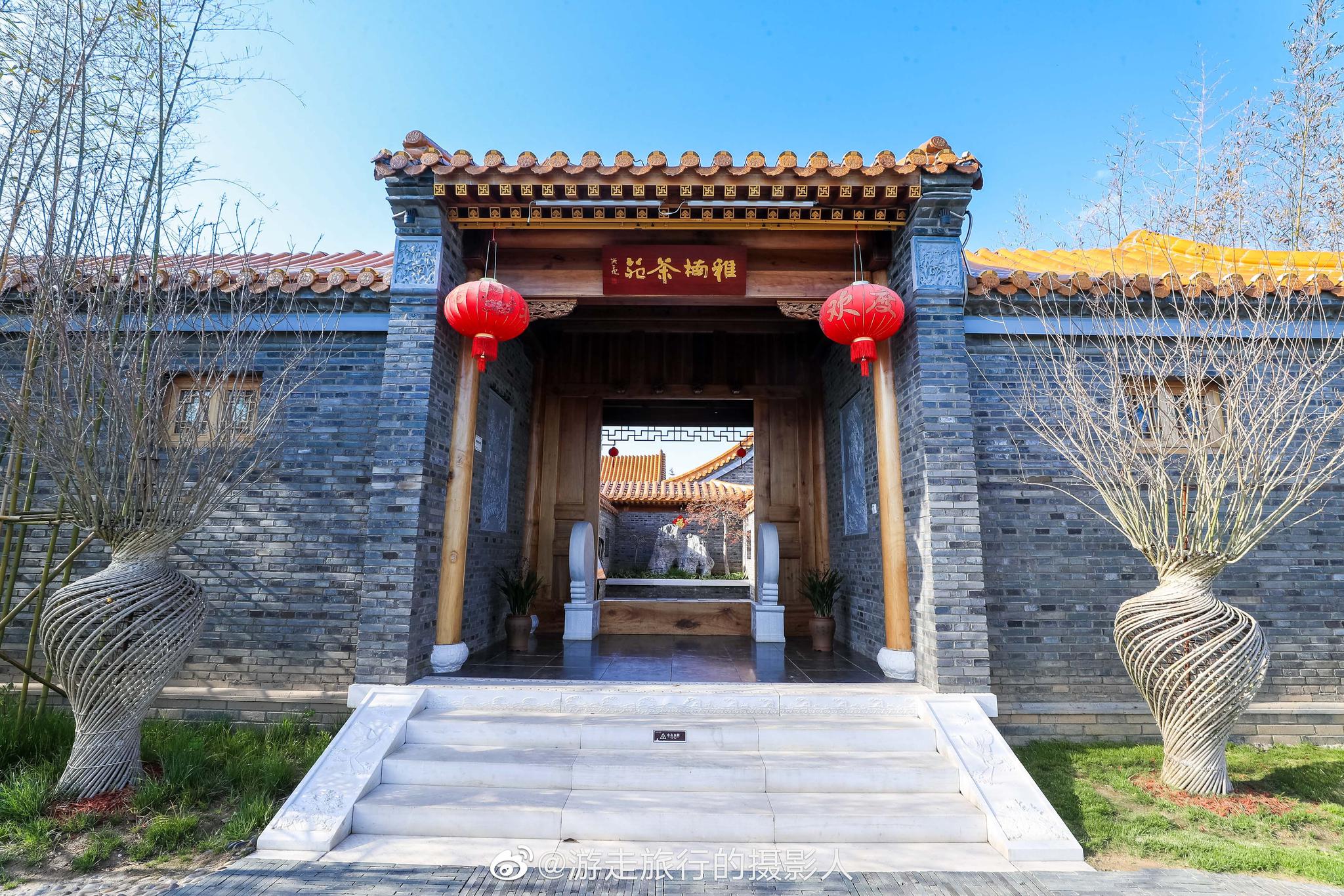 大洋湾景区很大,景点众多,不仅有花海,草地,树林,更有众多展馆