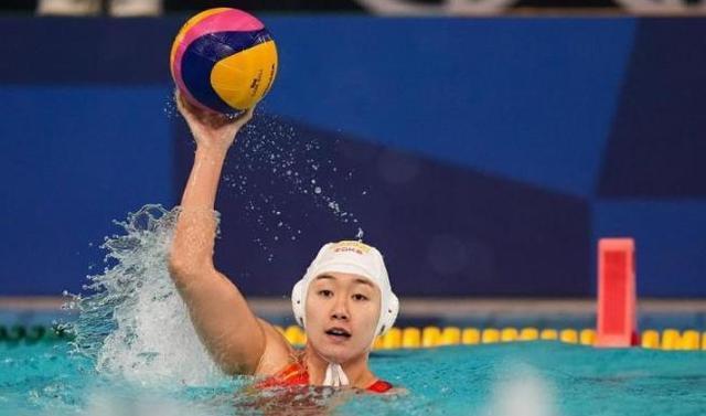 日本选手竟压在中国运动员身上,裁判竟然选择无视|裁判|水球队|日本