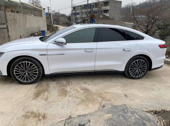 南京车友花22万元买辆比亚迪汉dm年末回村被当成一线豪华轿跑