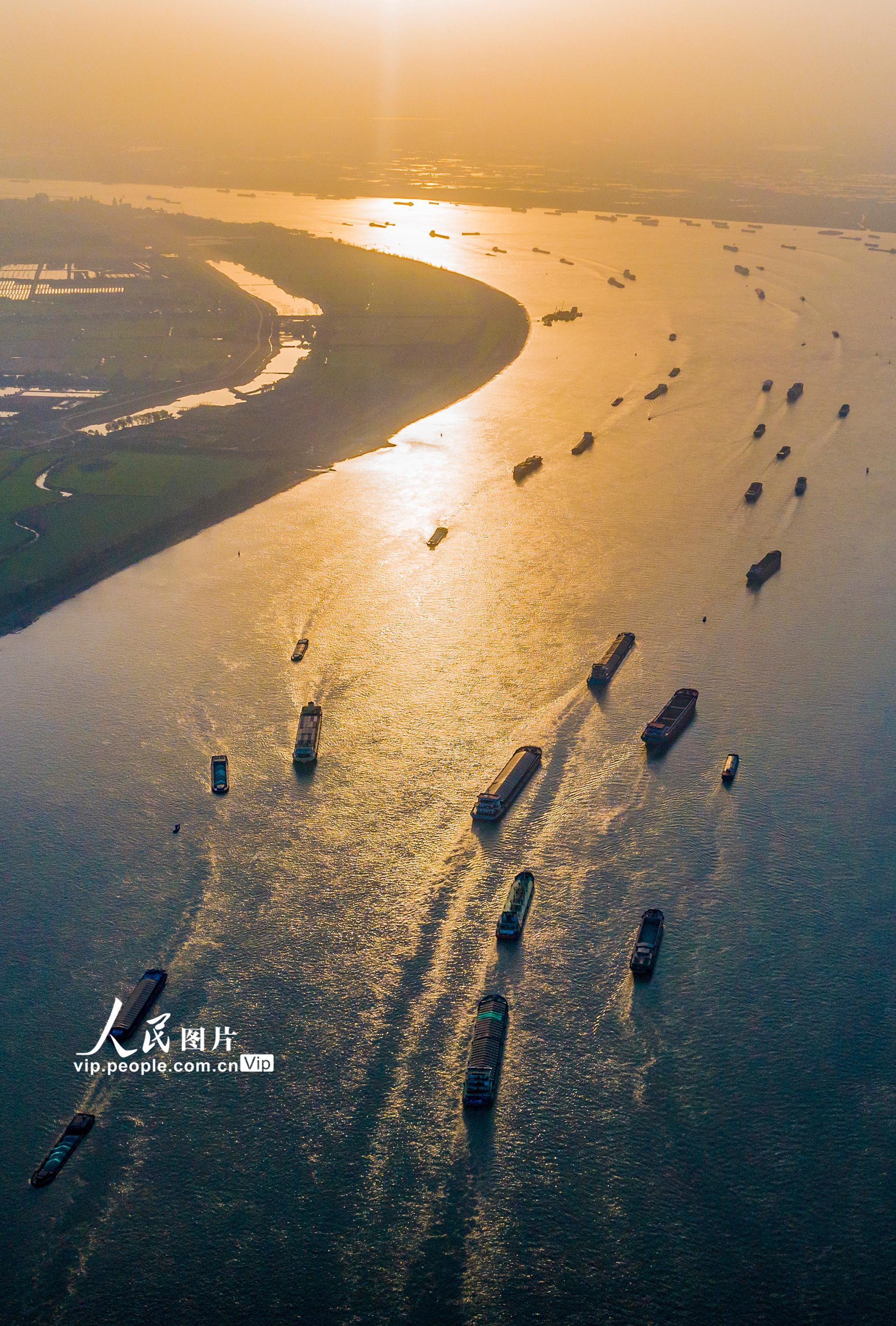 安徽芜湖:繁忙的长江黄金水道|防控|黄金水道|2022_新浪新闻