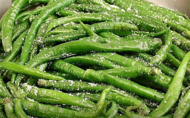 辣椒这样做太好吃了，一次秘制4斤，开胃又下饭，放一年都不坏休闲区蓝鸢梦想 - Www.slyday.coM