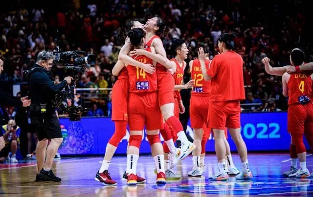 女篮进决赛,杜锋展现大格局给女篮送祝福,姚明笑得口罩都变形了休闲区蓝鸢梦想 - Www.slyday.coM 女篮进决赛,杜锋展现大格局给女篮送祝福,姚明笑得口罩都变形了休闲区蓝鸢梦想 - Www.slyday.coM