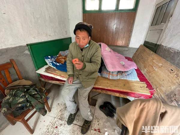 新闻周刊丨收入不稳定,在城市蜗居!他们是“靠活零工人”,生活虽不易,却有小幸福休闲区蓝鸢梦想 - Www.slyday.coM 新闻周刊丨收入不稳定,在城市蜗居!他们是“靠活零工人”,生活虽不易,却有小幸福休闲区蓝鸢梦想 - Www.slyday.coM