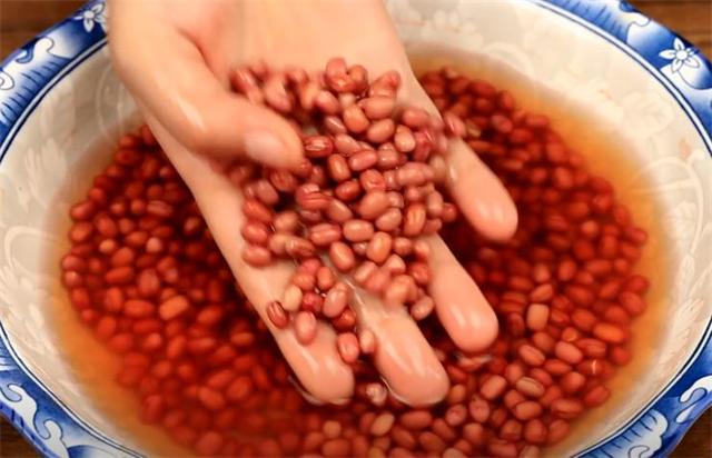 活了30年，才知道红豆加面粉这样做这么好吃，比吃肉还香，太馋了休闲区蓝鸢梦想 - Www.slyday.coM