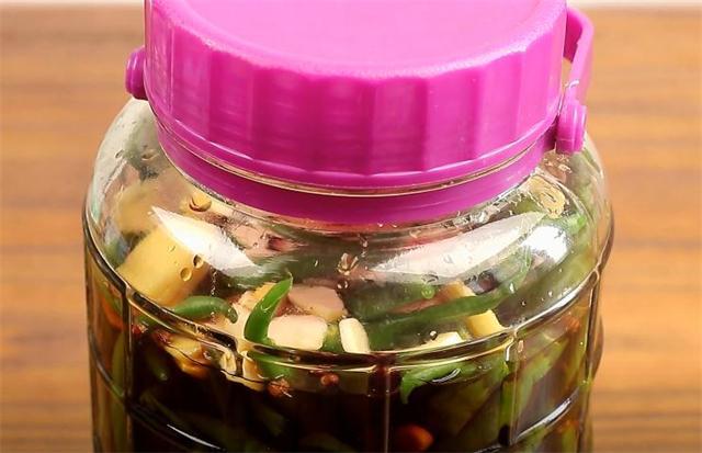 辣椒这样做太好吃了，一次秘制4斤，开胃又下饭，放一年都不坏休闲区蓝鸢梦想 - Www.slyday.coM