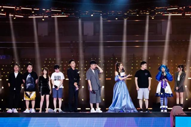 从吐槽到喜爱《金铲铲之战》成8月手游最大爆款休闲区蓝鸢梦想 - Www.slyday.coM